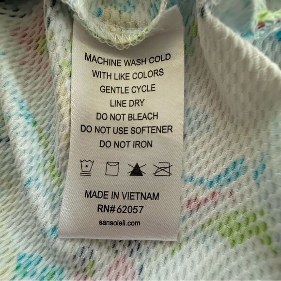 SanSoleil SolTek LUX Chantilly Sleeveless Mock Top Size Medium - Picture 9 of 10